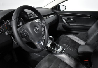 Подержанный автомобиль Volkswagen Passat CC 2013 года (9 фото)