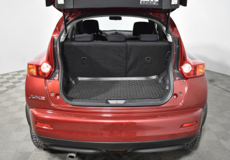 Подержанный автомобиль Nissan Juke 2011 года (18 фото)