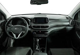 Подержанный автомобиль Hyundai Tucson 2019 года (13 фото)