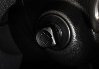 Подержанный автомобиль Infiniti QX70 2013 года (26 фото)