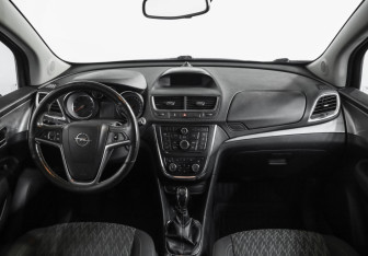 Подержанный автомобиль Opel Mokka 2013 года (10 фото)