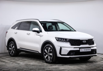Подержанный автомобиль Kia Sorento 2021 года (3 фото)