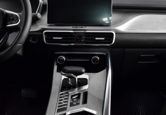 Подержанный автомобиль Geely Coolray 2022 года (18 фото)