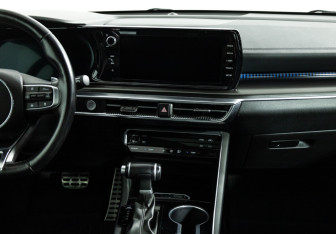 Подержанный автомобиль Kia K5 2020 года (14 фото)