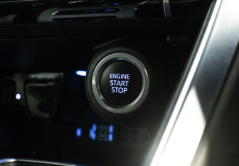 Подержанный автомобиль Toyota Harrier 2021 года (21 фото)