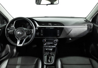 Подержанный автомобиль Kia Rio Sedan 2021 года (13 фото)