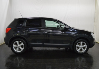 Подержанный автомобиль Nissan Qashqai+2 2008 года (4 фото)