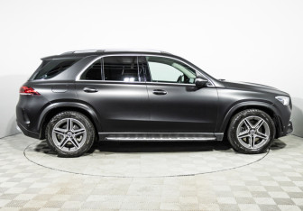 Подержанный автомобиль Mercedes-Benz GLE 2020 года (4 фото)