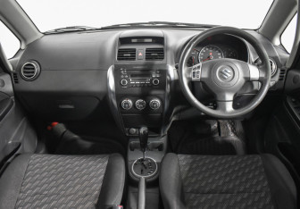 Подержанный автомобиль Suzuki SX4 Hatchback 2006 года (13 фото)