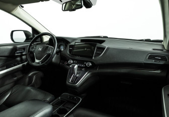 Подержанный автомобиль Honda CR-V 2015 года (9 фото)