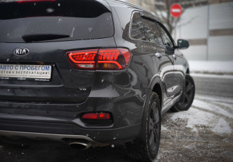 Подержанный автомобиль Kia Sorento 2018 года (9 фото)
