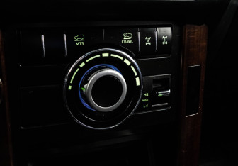 Подержанный автомобиль Toyota Land Cruiser Prado 2016 года (17 фото)