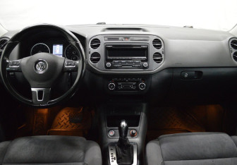 Подержанный автомобиль Volkswagen Tiguan 2013 года (14 фото)
