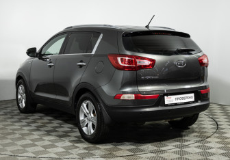 Подержанный автомобиль Kia Sportage 2012 года (7 фото)