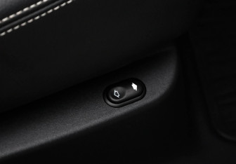 Подержанный автомобиль Land Rover Range Rover Velar 2018 года (32 фото)