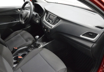 Подержанный автомобиль Hyundai Solaris Sedan 2018 года (12 фото)