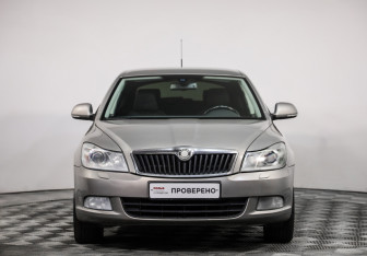 Подержанный автомобиль Skoda Octavia Liftback 2010 года (2 фото)