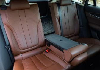 Подержанный автомобиль BMW X6 2017 года (29 фото)