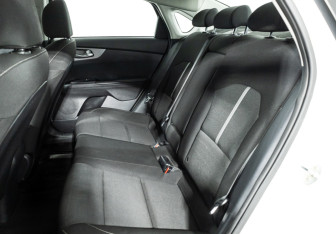 Подержанный автомобиль Kia Cerato Sedan 2019 года (10 фото)