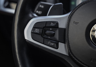 Подержанный автомобиль BMW X3 2018 года (16 фото)