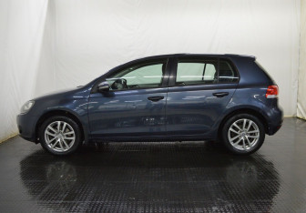 Подержанный автомобиль Volkswagen Golf Hatchback 2012 года (8 фото)