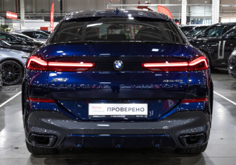 Подержанный автомобиль BMW X6 2021 года (10 фото)
