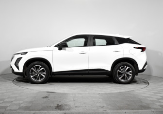 Подержанный автомобиль Omoda C5 2024 года (8 фото)