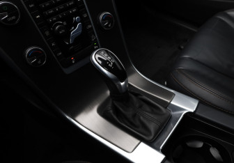 Подержанный автомобиль Volvo XC60 2014 года (21 фото)