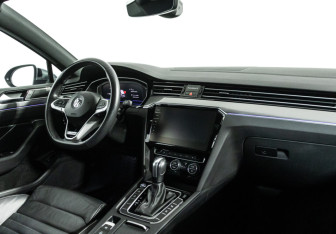 Подержанный автомобиль Volkswagen Passat Wagon 2020 года (9 фото)
