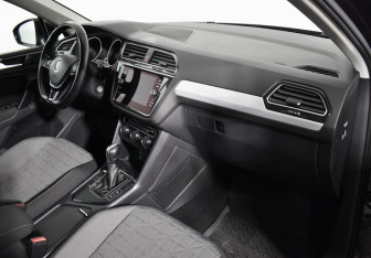 Подержанный автомобиль Volkswagen Tiguan 2017 года (12 фото)