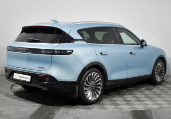 Подержанный автомобиль Voyah Free 2022 года (5 фото)