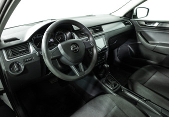 Подержанный автомобиль Skoda Rapid Liftback 2019 года (11 фото)