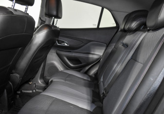 Подержанный автомобиль Opel Mokka 2012 года (12 фото)