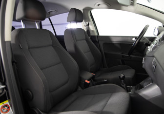 Подержанный автомобиль Volkswagen Golf Plus 2012 года (11 фото)