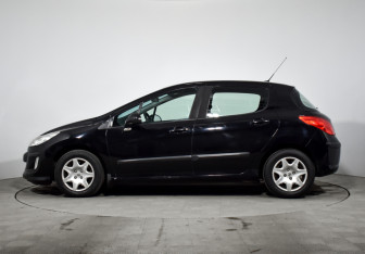 Подержанный автомобиль Peugeot 308 Hatchback 2008 года (8 фото)