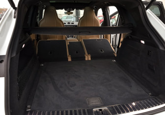 Подержанный автомобиль Porsche Cayenne 2021 года (35 фото)