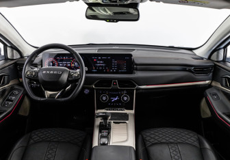 Подержанный автомобиль Exeed TXL 2022 года (11 фото)