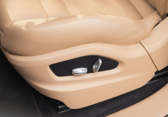 Подержанный автомобиль Porsche Cayenne 2018 года (16 фото)