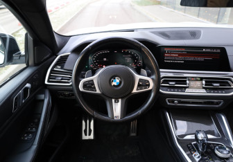 Подержанный автомобиль BMW X6 2020 года (14 фото)