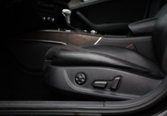 Подержанный автомобиль Audi A6 Sedan 2013 года (26 фото)