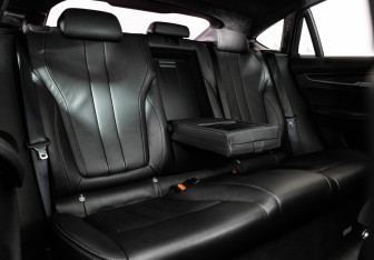 Подержанный автомобиль BMW X6 M 2017 года (28 фото)