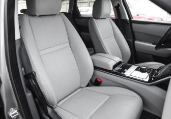 Подержанный автомобиль Land Rover Range Rover Velar 2018 года (30 фото)