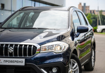 Подержанный автомобиль Suzuki SX4 Hatchback 2021 года (2 фото)