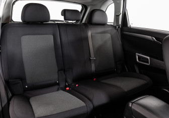 Подержанный автомобиль Opel Antara 2008 года (17 фото)