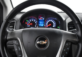 Подержанный автомобиль Chevrolet Captiva 2014 года (17 фото)