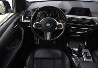Подержанный автомобиль BMW X3 2019 года (11 фото)