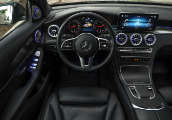 Подержанный автомобиль Mercedes-Benz GLC Coupe 2019 года (12 фото)