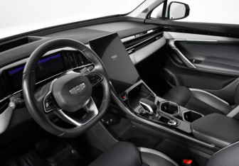 Подержанный автомобиль Geely Atlas 2024 года (9 фото)