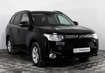 Подержанный автомобиль Mitsubishi Outlander 2012 года (3 фото)