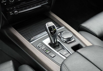 Подержанный автомобиль BMW X5 2016 года (11 фото)